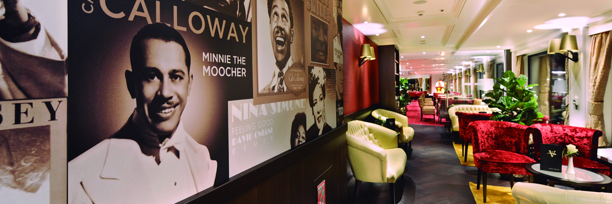 El luminoso y colorista Lounge Panorámico a bordo del MS River Voyager está decorado con detalles inspirados en el Jazz clásico. MS RIVER VOYAGER CRUCEROS FLUVIALES RHIN CRUCEROS FLUVIALES PANAVISION CRUCEROS EN RIO CRUCEROS CRUCEROS FLUVIALES RHIN CRUCEROS AMSTERDAM CRUCEROS BASILEA CRUCEROS COLONIA RHINE RIVER CRUISES MS RIVER VOYAGER RIVER CRUISES SMALL CRUISES #CrucerosFluviales #FluvialesPanavision #Panavision #RiverCruises #MSRiverVoyager #RiverVoyager #CrucerosRio #CrucerosFamiliares #CrucerosGrupo